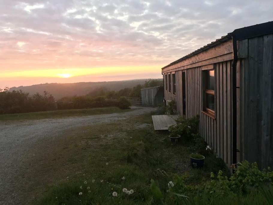 Spacious Cabin On Isolated Farm With Sea View بود المظهر الخارجي الصورة