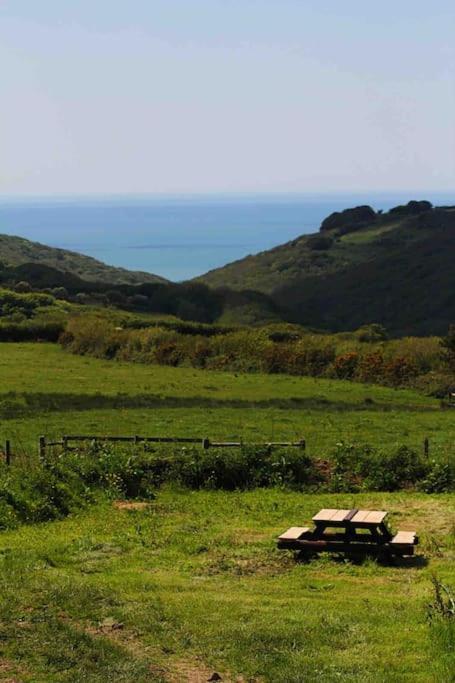 Spacious Cabin On Isolated Farm With Sea View بود المظهر الخارجي الصورة