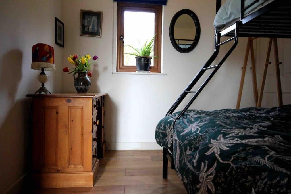 Spacious Cabin On Isolated Farm With Sea View بود المظهر الخارجي الصورة
