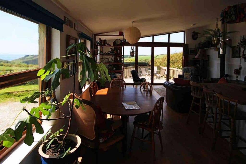 Spacious Cabin On Isolated Farm With Sea View بود المظهر الخارجي الصورة